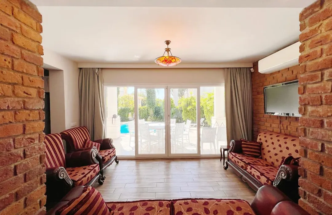Center Villa-1