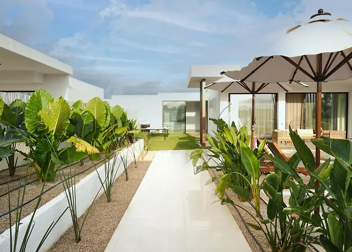 Ashta Suites / Minimal Suite