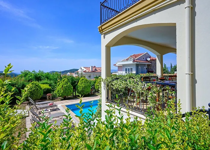 Villa Arokarya