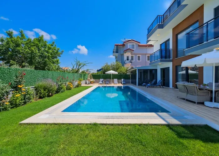 Villa Lotus/ Oeluedeniz Isitmali Kapali Havuzlu