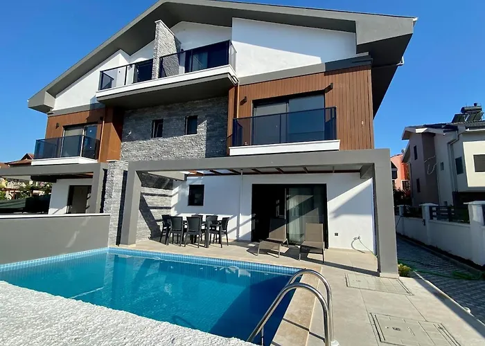 House Of Alice - Villa With Pool Near Calis Beach
