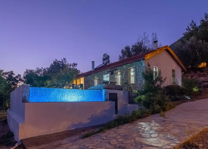 Villa Rose Garden With Private Pool And Jacuzzi